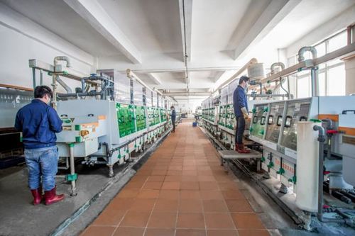 Últimas notícias da empresa sobre Gravação de metais de precisão para indústrias globais: Micro-precisão e entrega rápida